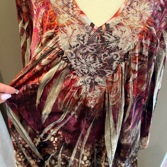 One World Long Sleeve V-neck with velvety pleats, vibrant colors, Size 1X - Picture 8 of 12